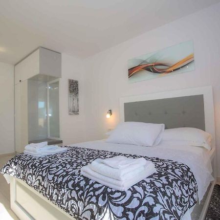 Apartments In Rogoznica 40364 Екстер'єр фото