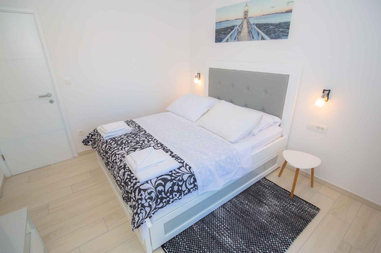 Apartments In Rogoznica 40364 Екстер'єр фото