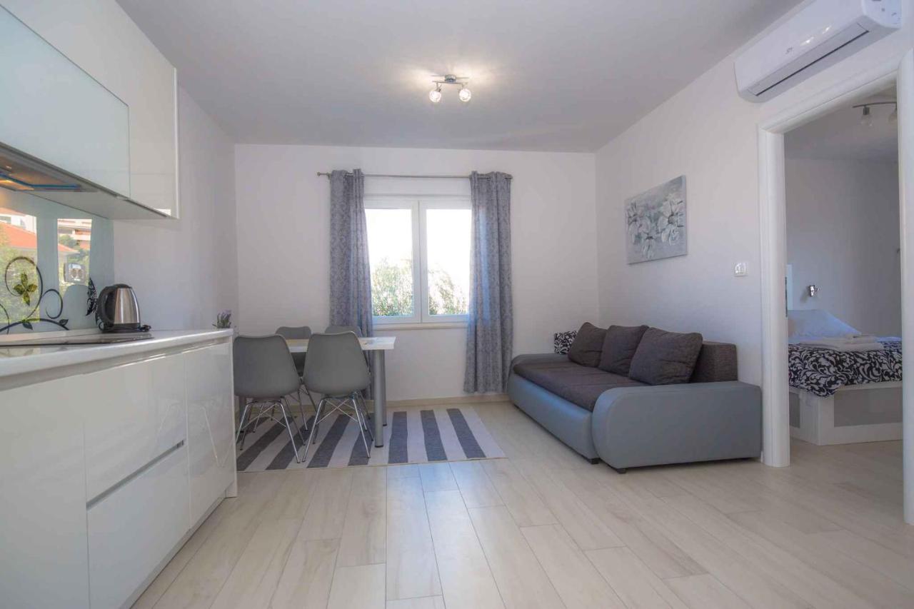Apartments In Rogoznica 40364 Екстер'єр фото