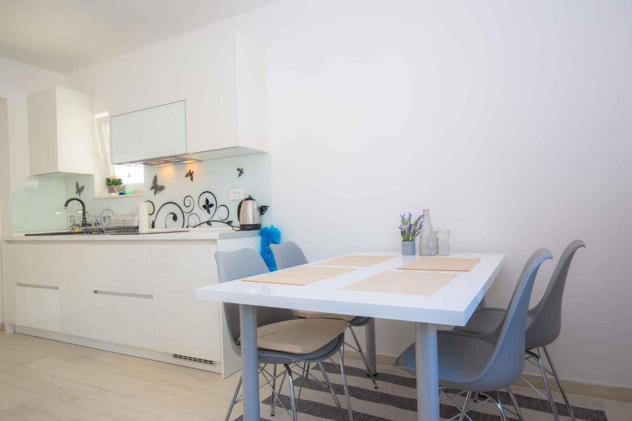 Apartments In Rogoznica 40364 Екстер'єр фото