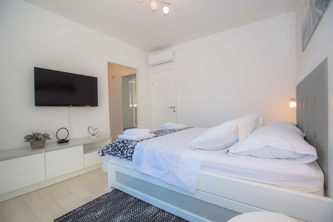 Apartments In Rogoznica 40364 Екстер'єр фото